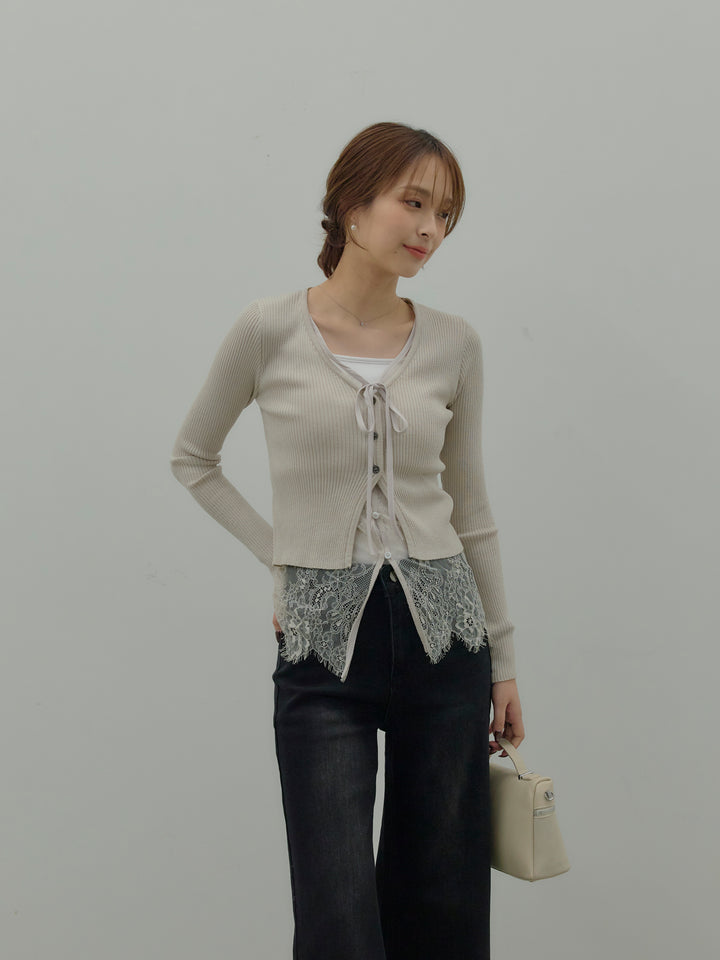 【SET】レースレイヤードデザインVネックトップス+カットリブカップ付きバッククロスキャミソール(2set)