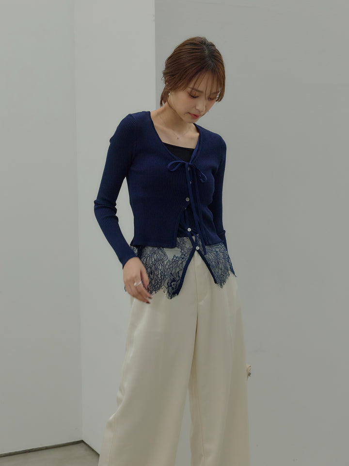 【SET】レースレイヤードデザインVネックトップス+カットリブカップ付きバッククロスキャミソール(2set)