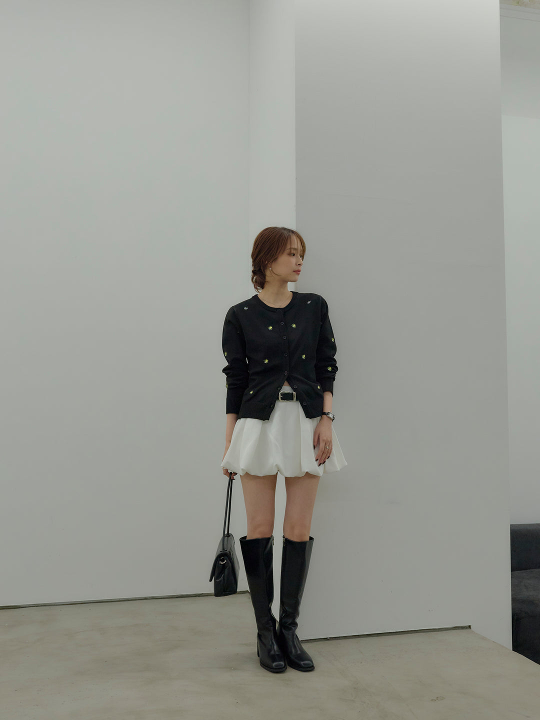 フルーツ刺繍クルーネックカーディガン