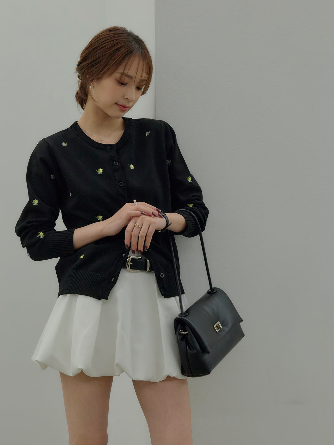 フルーツ刺繍クルーネックカーディガン