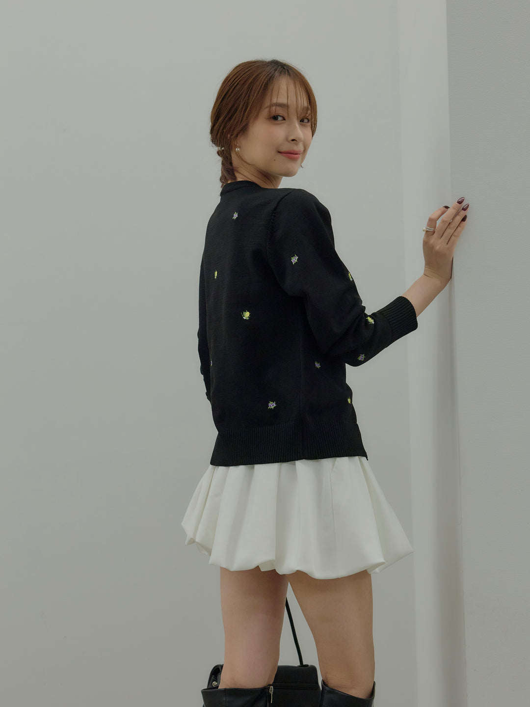 フルーツ刺繍クルーネックカーディガン