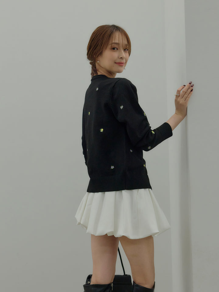 フルーツ刺繍クルーネックカーディガン