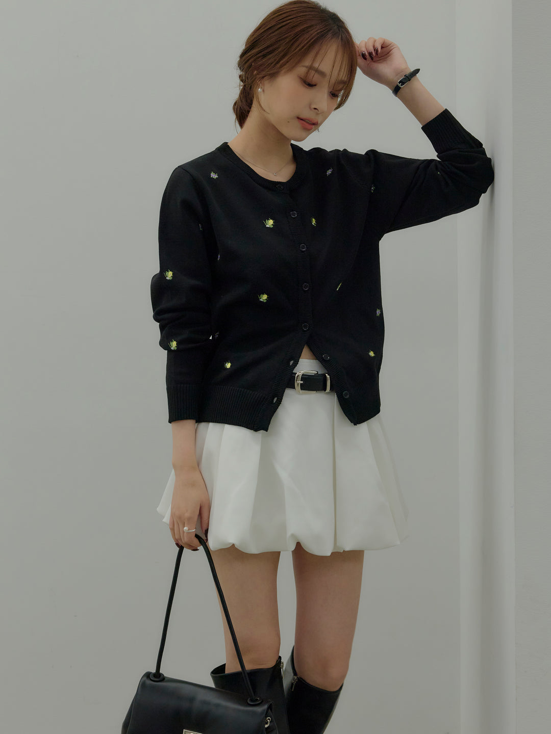 フルーツ刺繍クルーネックカーディガン