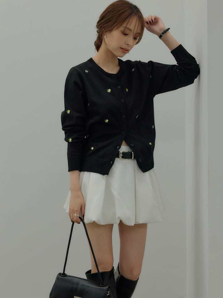 フルーツ刺繍クルーネックカーディガン