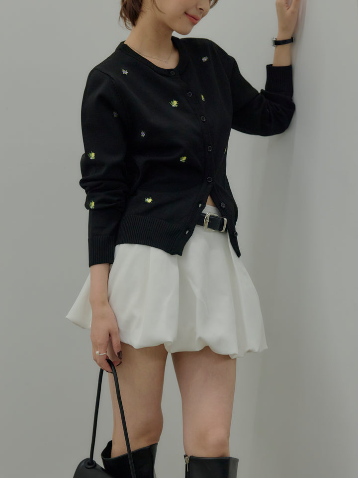 フルーツ刺繍クルーネックカーディガン