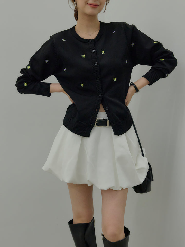 フルーツ刺繍クルーネックカーディガン