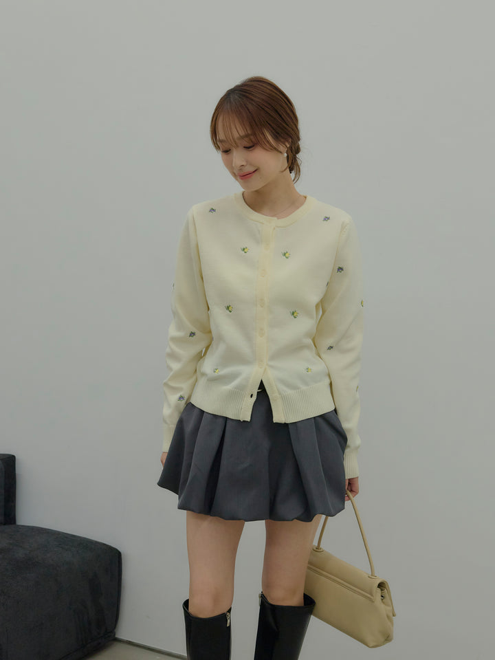 フルーツ刺繍クルーネックカーディガン