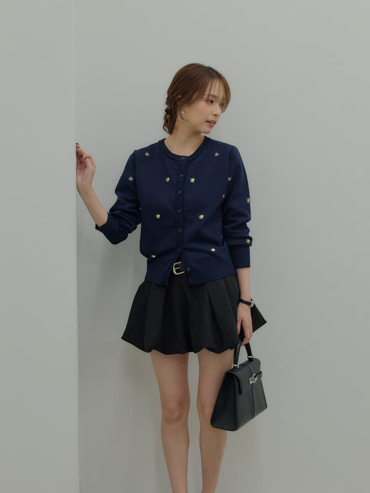 フルーツ刺繍クルーネックカーディガン