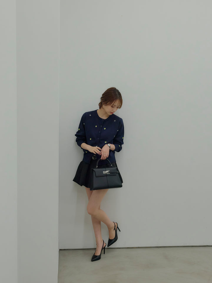 フルーツ刺繍クルーネックカーディガン