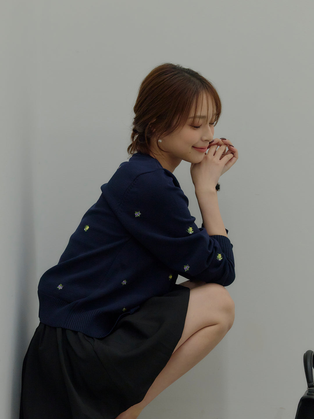 フルーツ刺繍クルーネックカーディガン