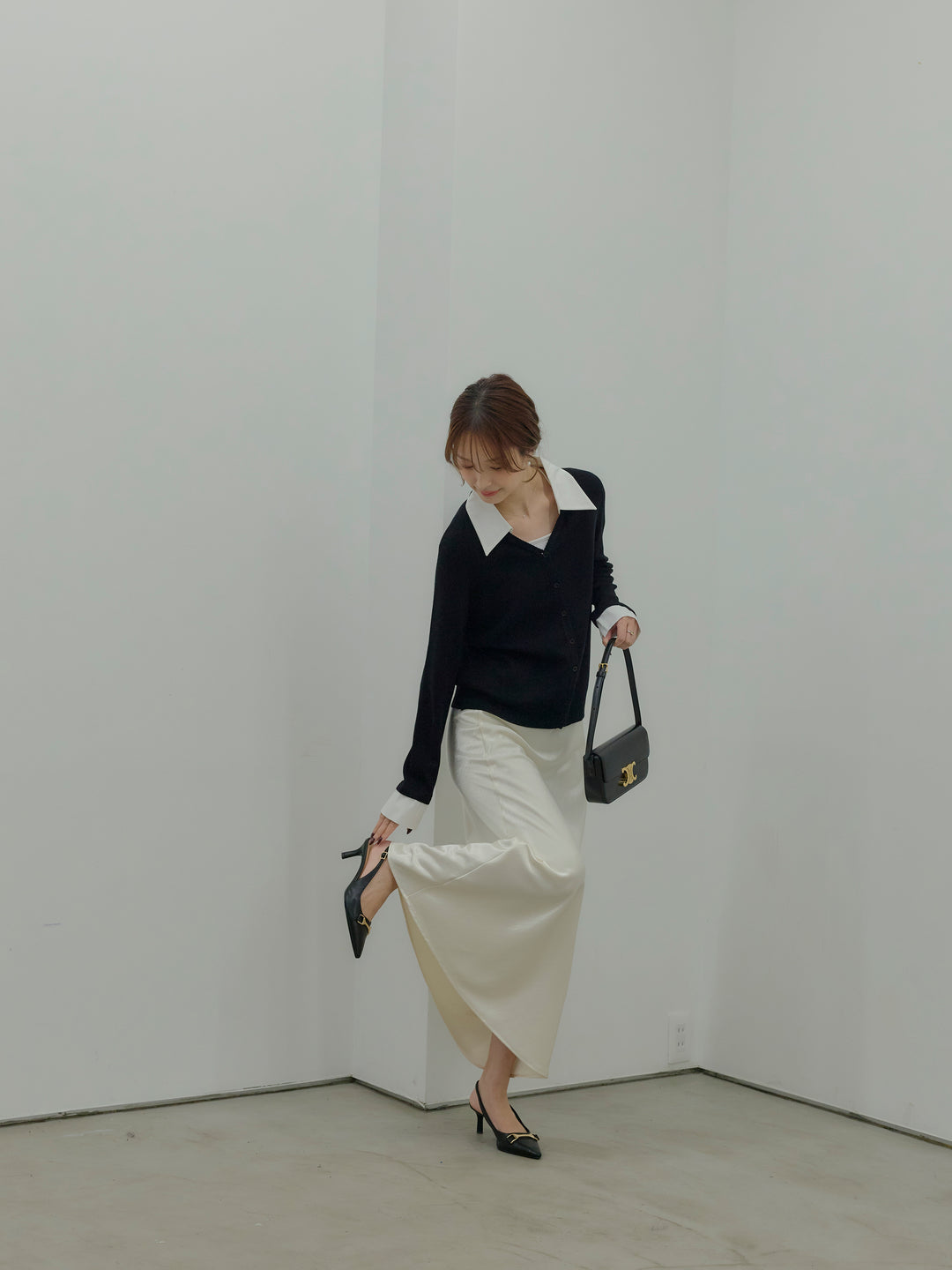 【SET】襟付きポロニットカーディガン+リュクスAラインサテンスカート(2set)