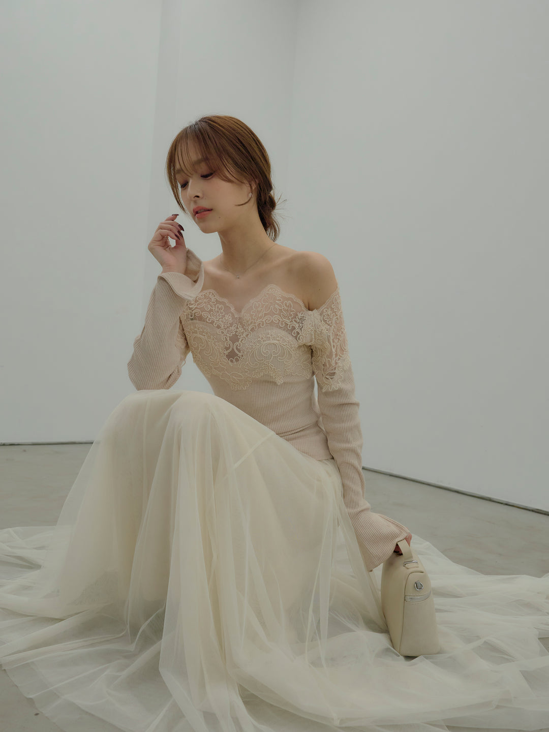 レースドッキングオフショルトップス