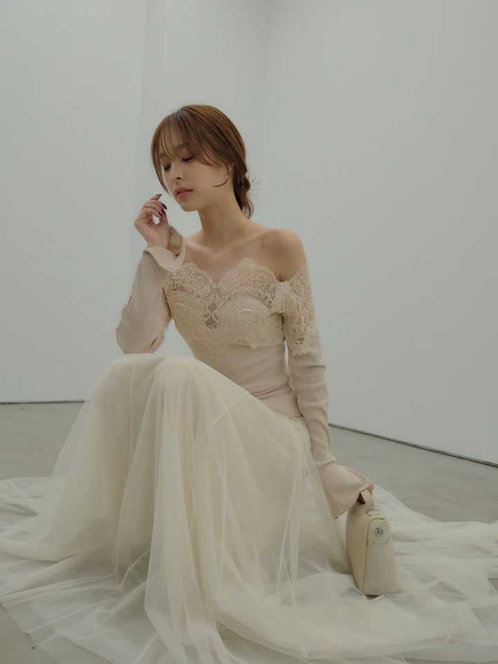 レースドッキングオフショルトップス