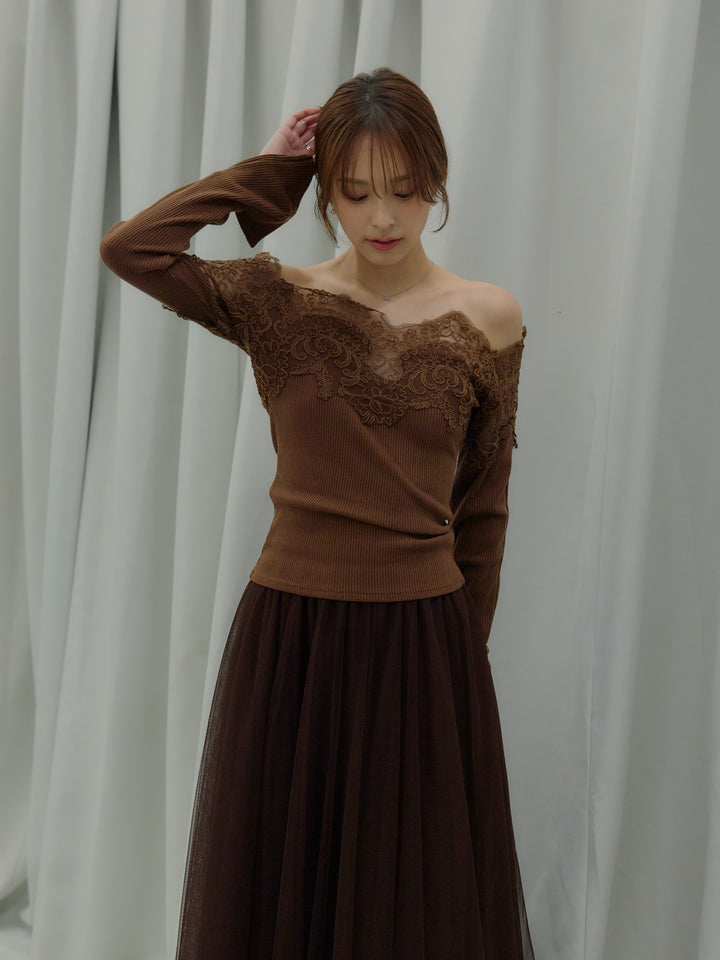 レースドッキングオフショルトップス