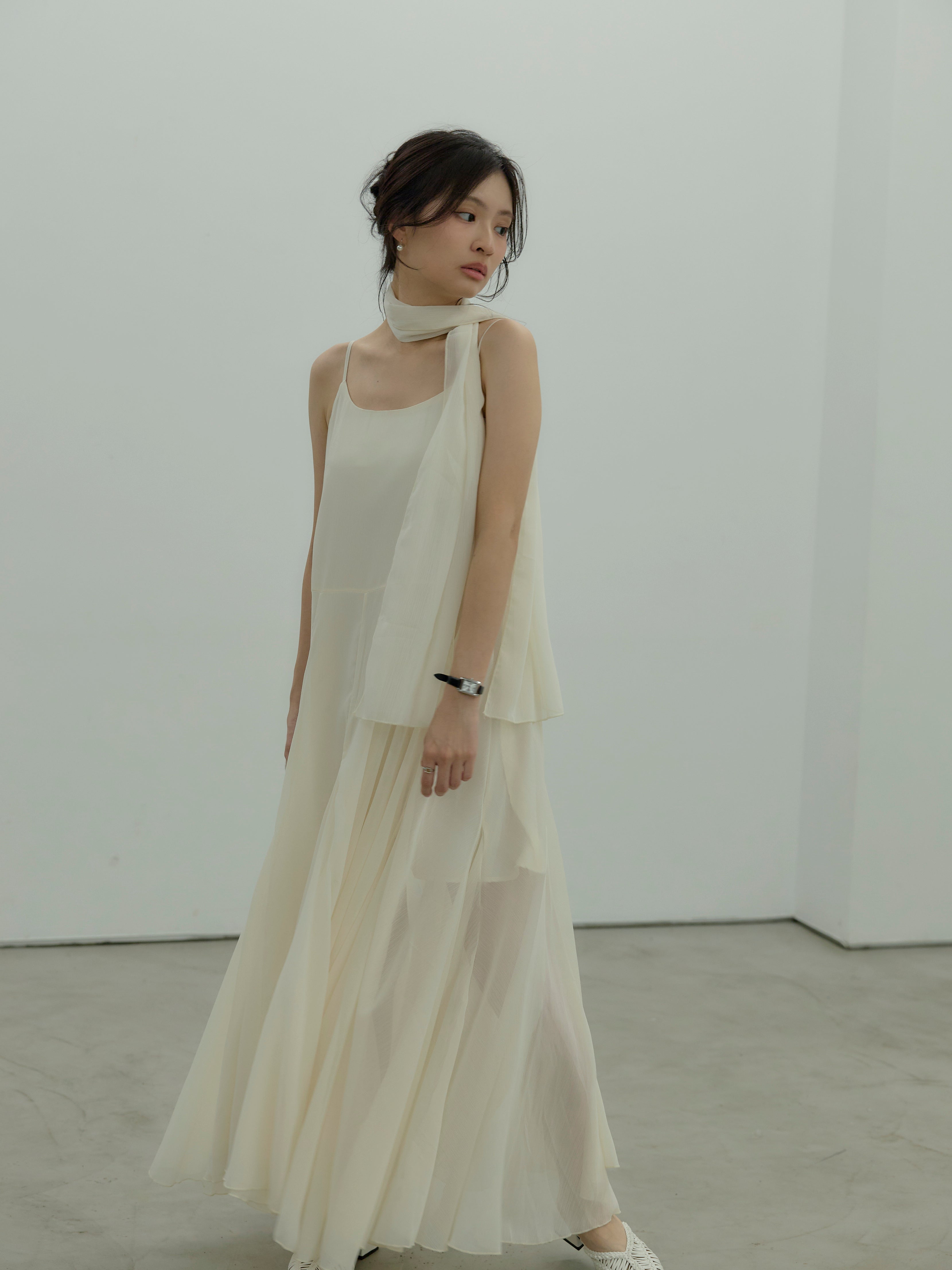 タイ付きシフォンラッフルキャミワンピース – nairo
