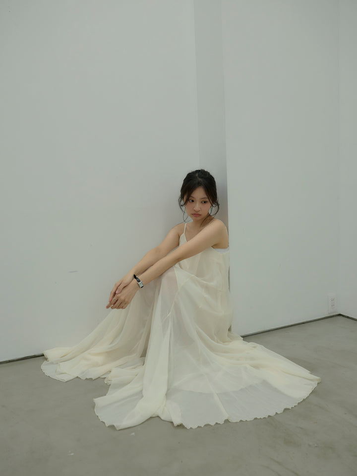 タイ付きシフォンラッフルキャミワンピース