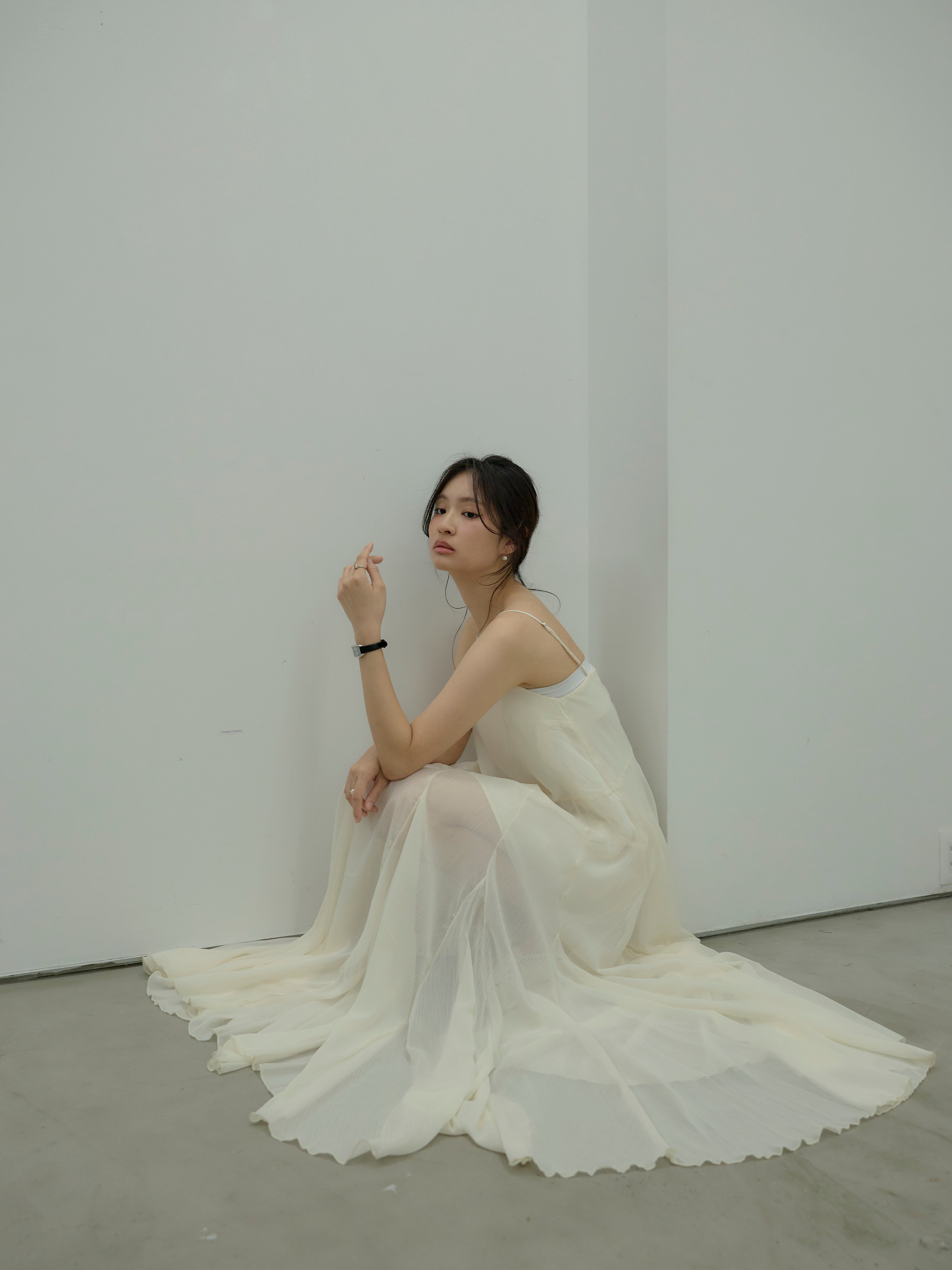 タイ付きシフォンラッフルキャミワンピース – nairo