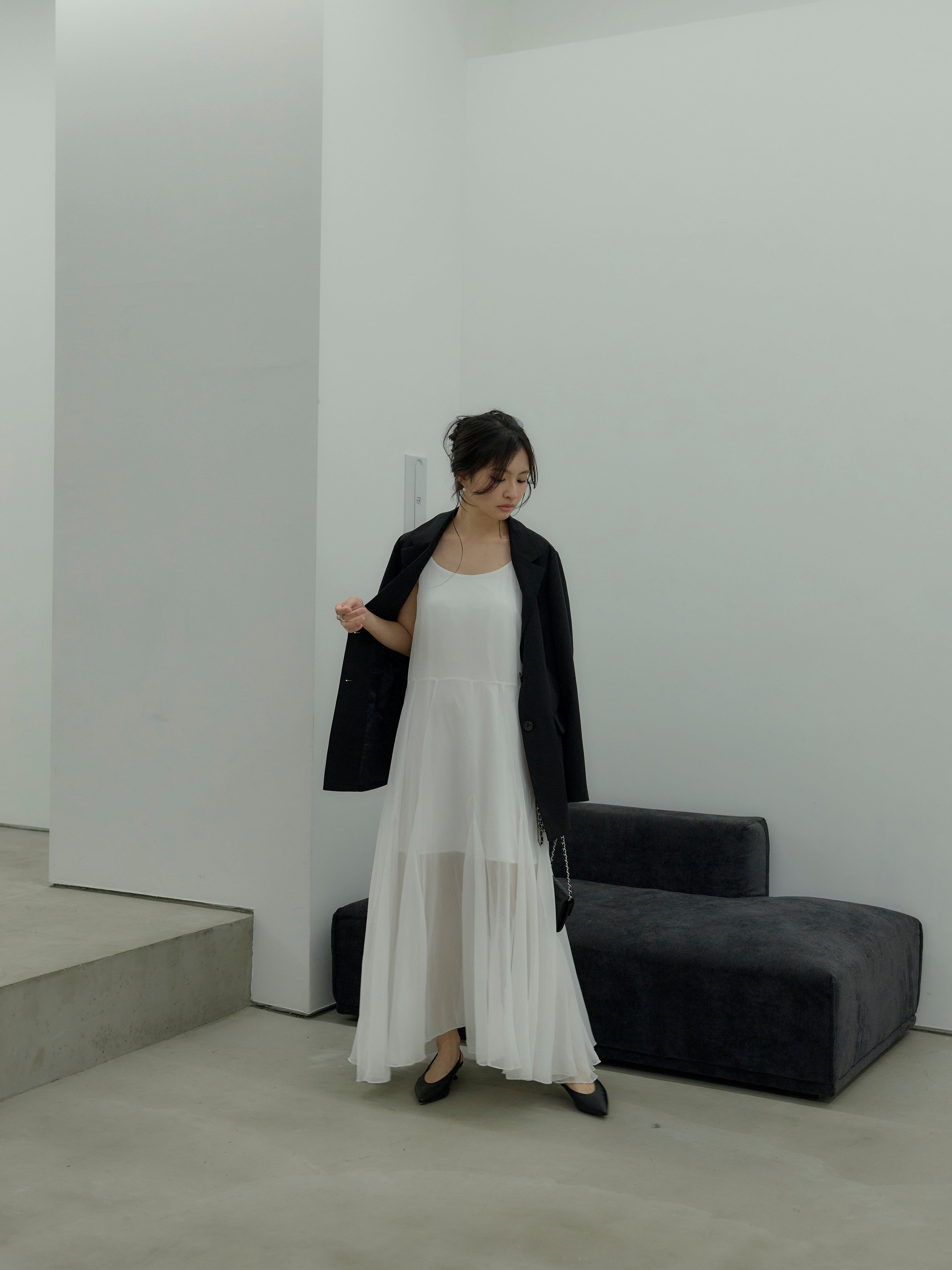 タイ付きシフォンラッフルキャミワンピース – nairo