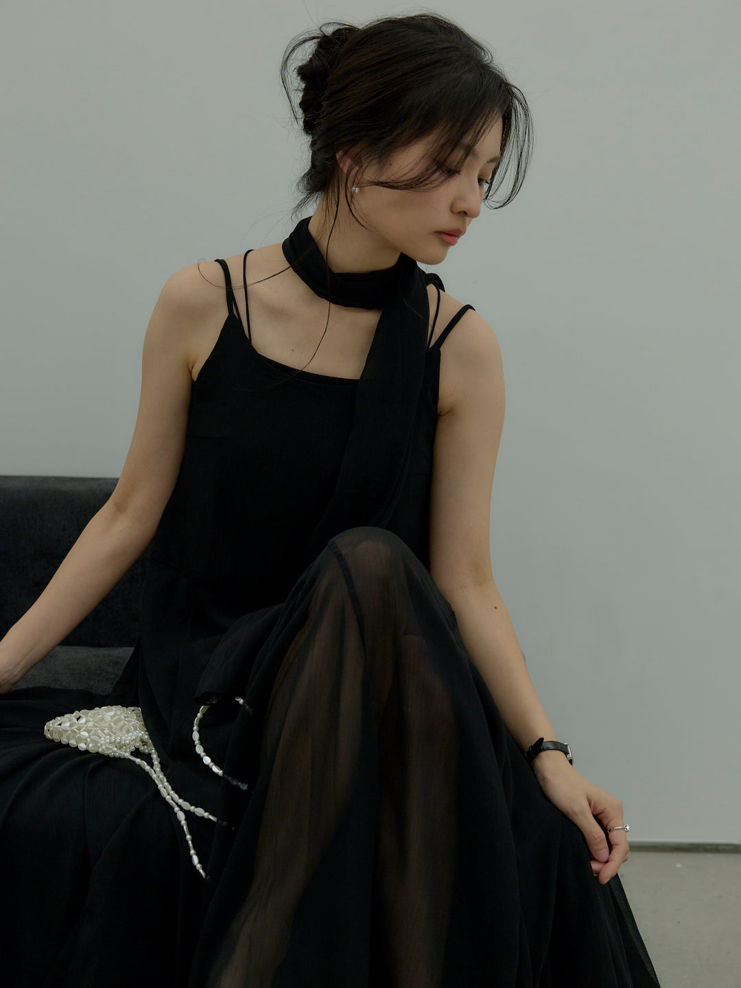 タイ付きシフォンラッフルキャミワンピース