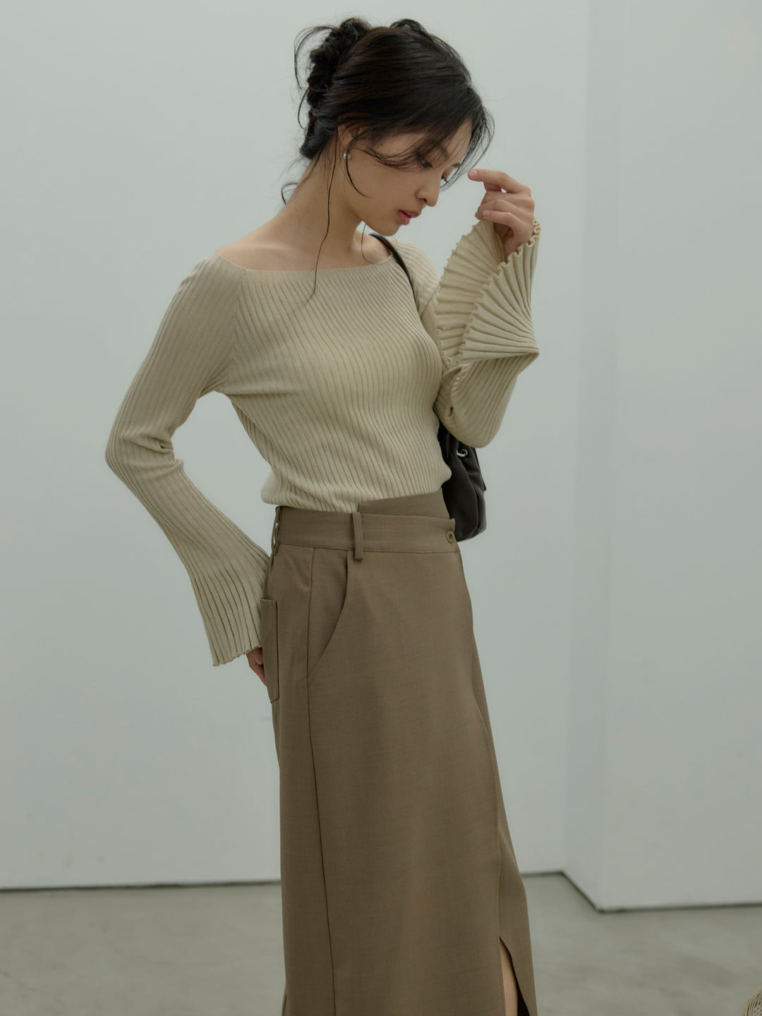 フレアスリーブプリーツニットトップス