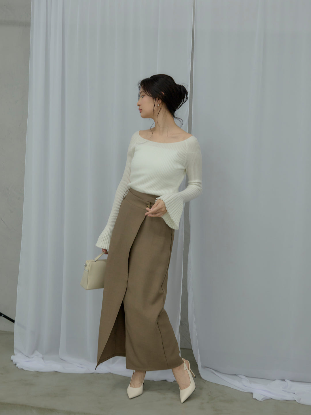 フレアスリーブプリーツニットトップス