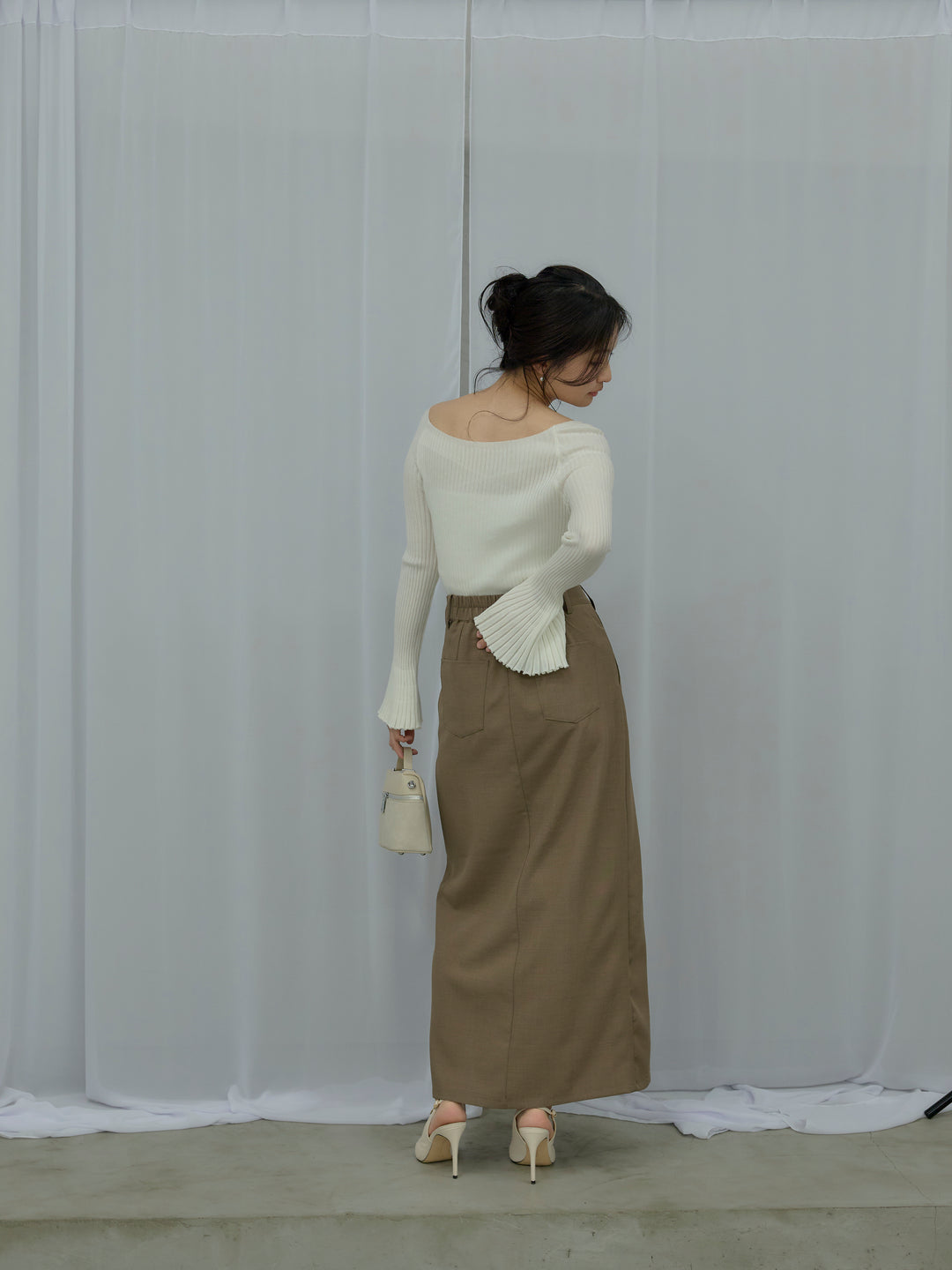 フレアスリーブプリーツニットトップス