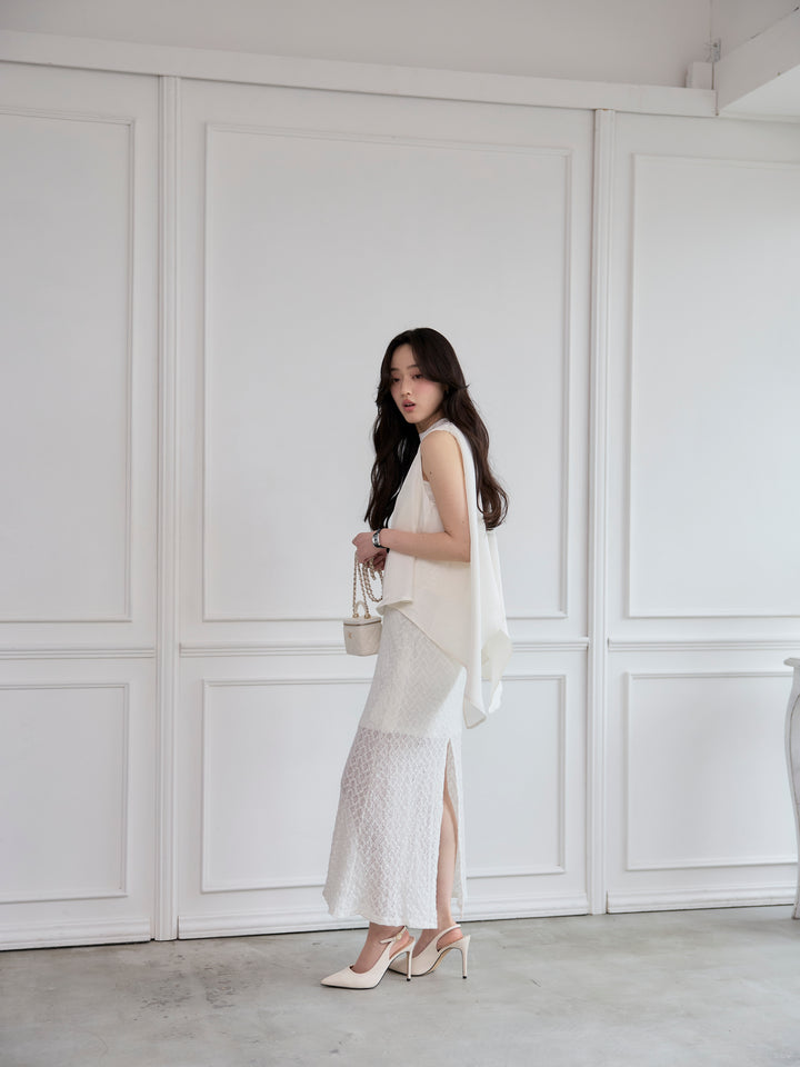 バックデザインサテンノースリーブトップス