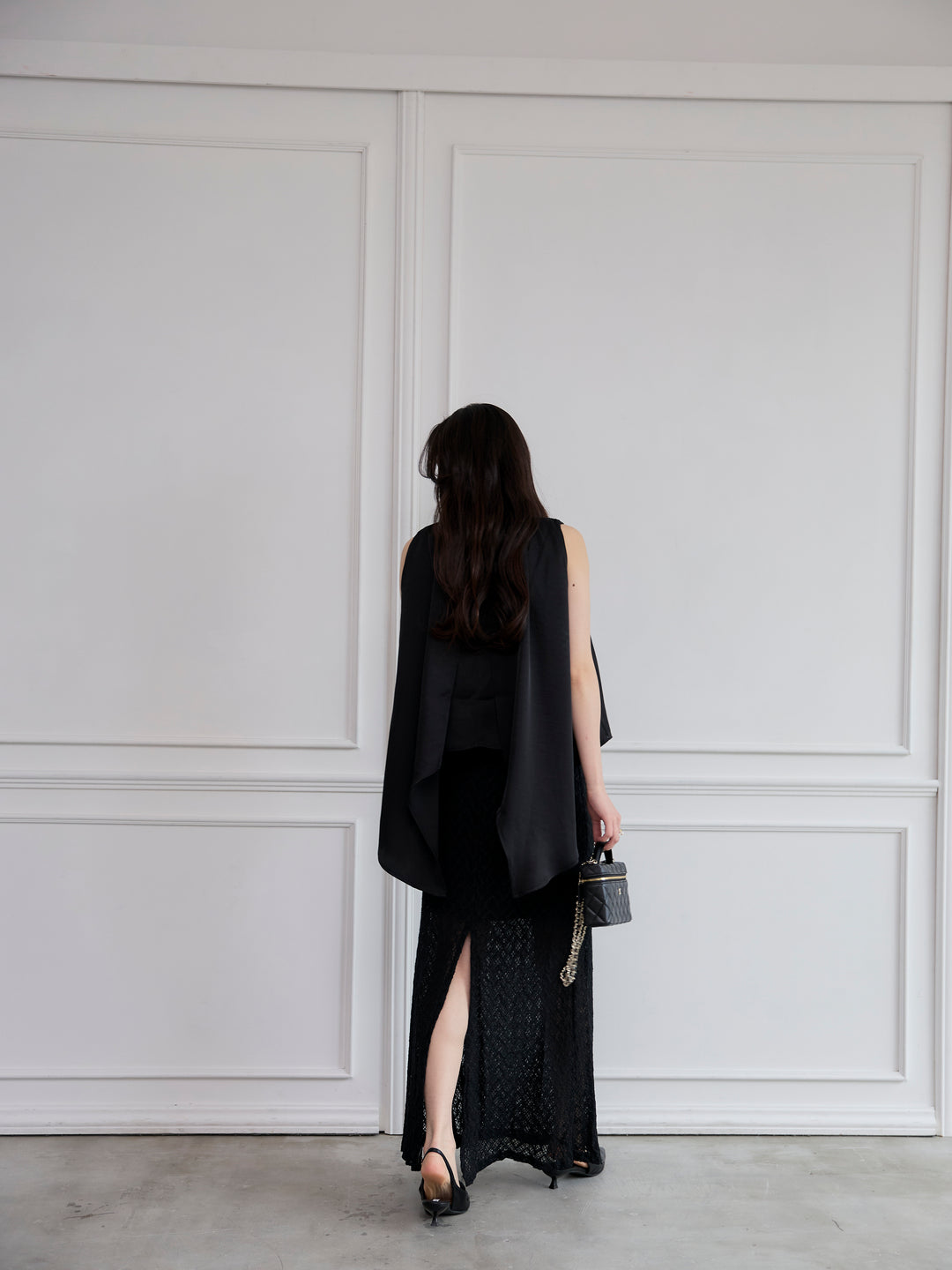 【SET】バックデザインサテンノースリーブトップス+総レースバックスリットスカート(2set)