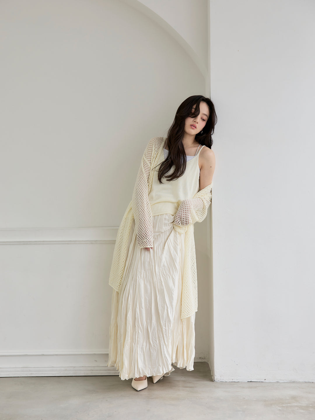 【SET】リネンタッチ透かし編みカーディガン&キャミソールSET+カットリブカップ付きバッククロスキャミソール(2set)