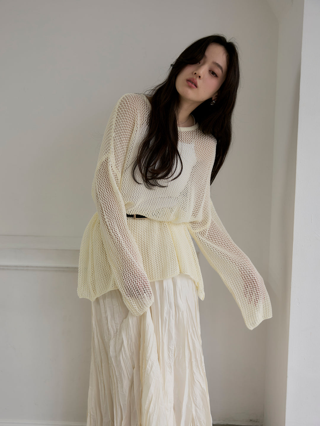 【SET】リネンタッチメッシュルーズトップス+カットリブカップ付きバッククロスキャミソール(2set)