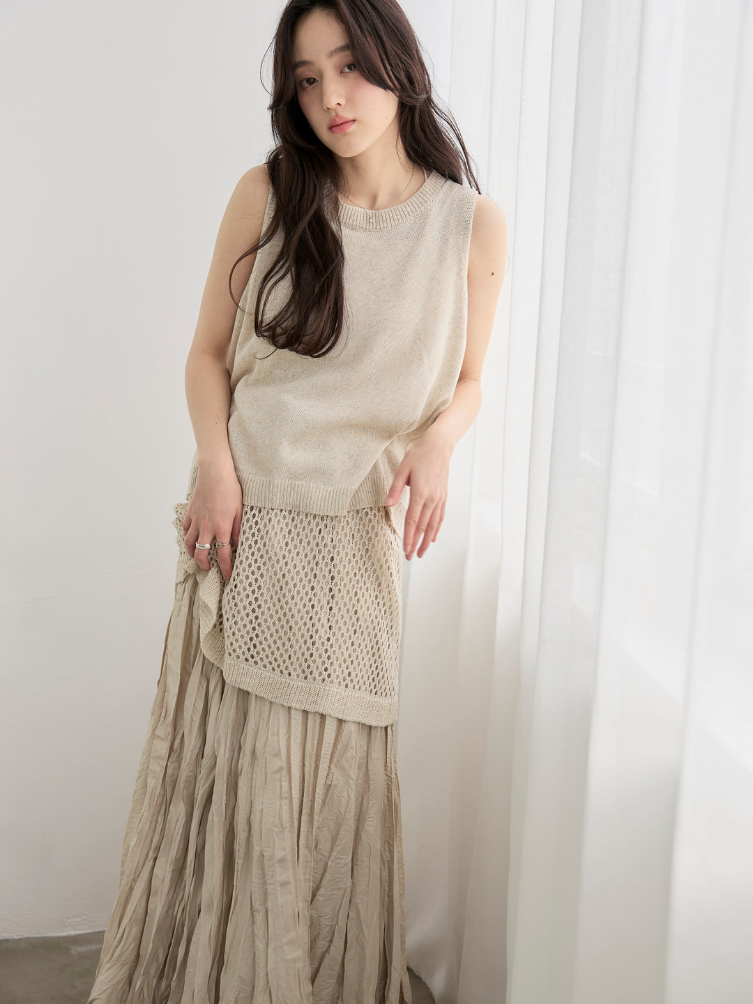 【SET】リネンタッチノースリトップス&透かし編みラップミニスカートSET+カットリブカップ付きバッククロスキャミソール(2set)