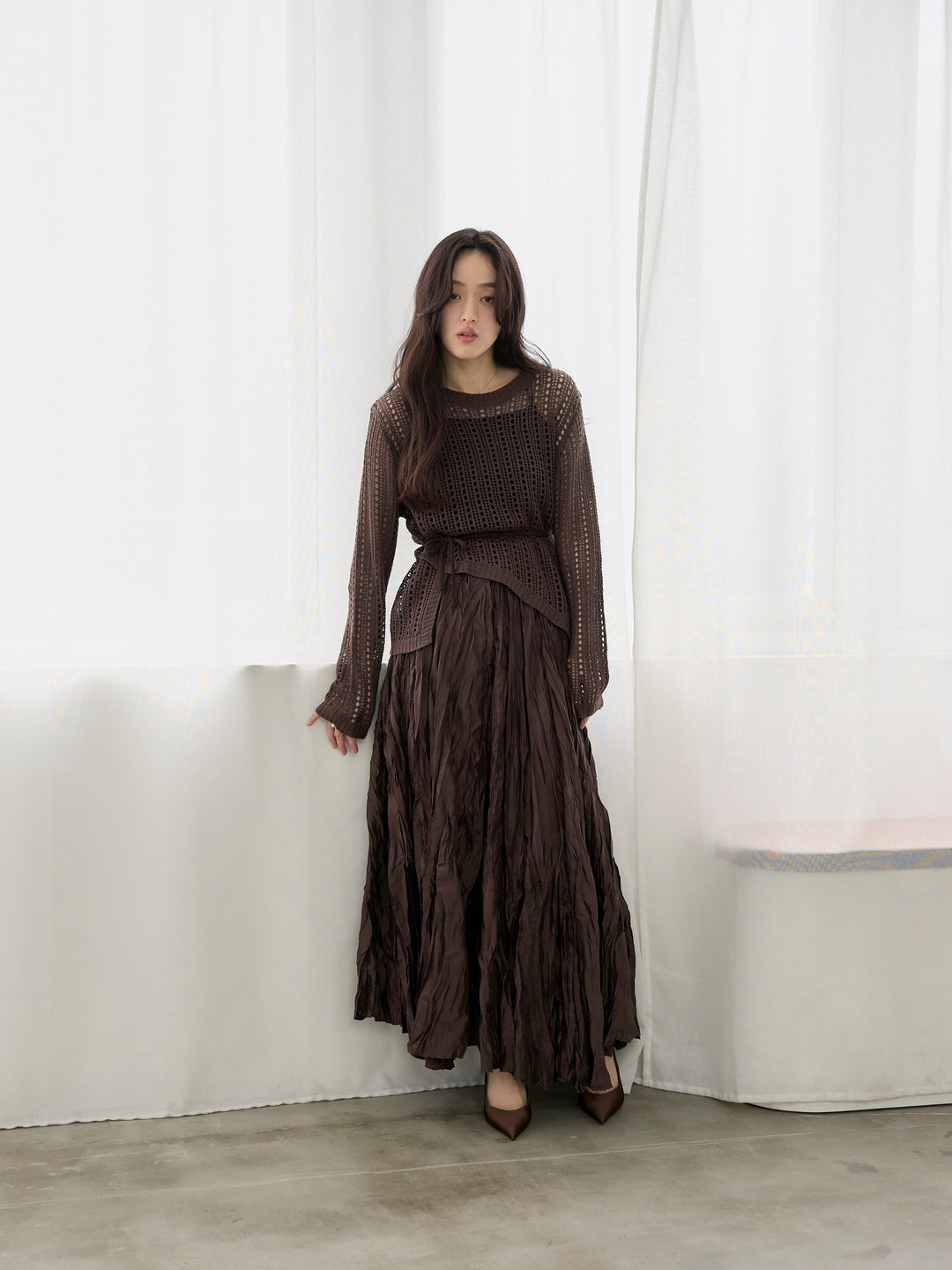 【SET】リネンタッチデザイン編みタイ付きルーズトップス+カットリブカップ付きバッククロスキャミソール(2set)