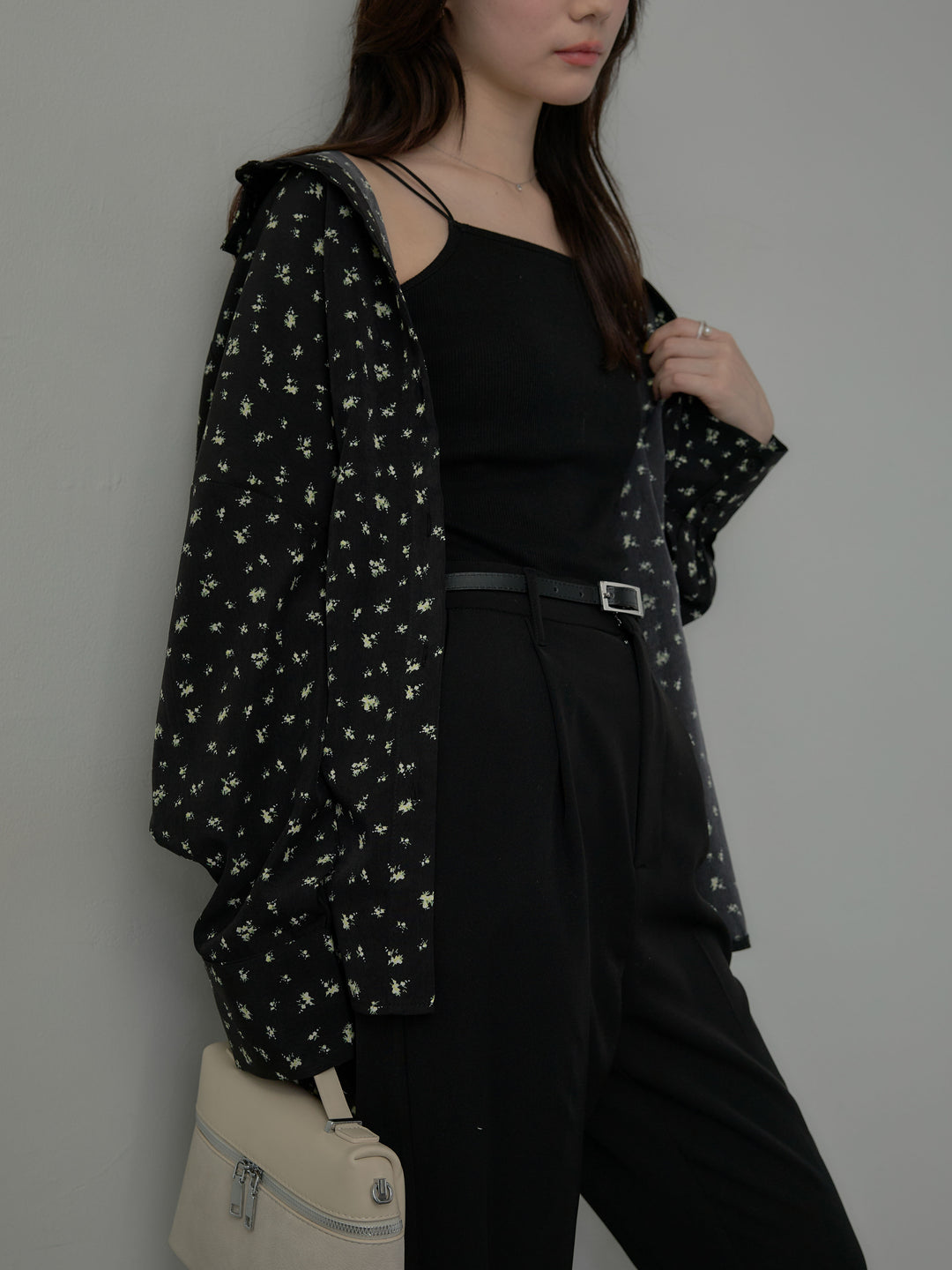 小花柄サテンオーバーシャツ