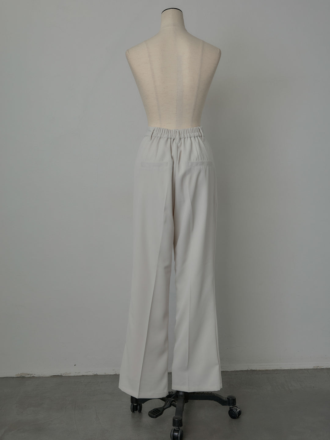 エステルツイルセミフレアパンツ