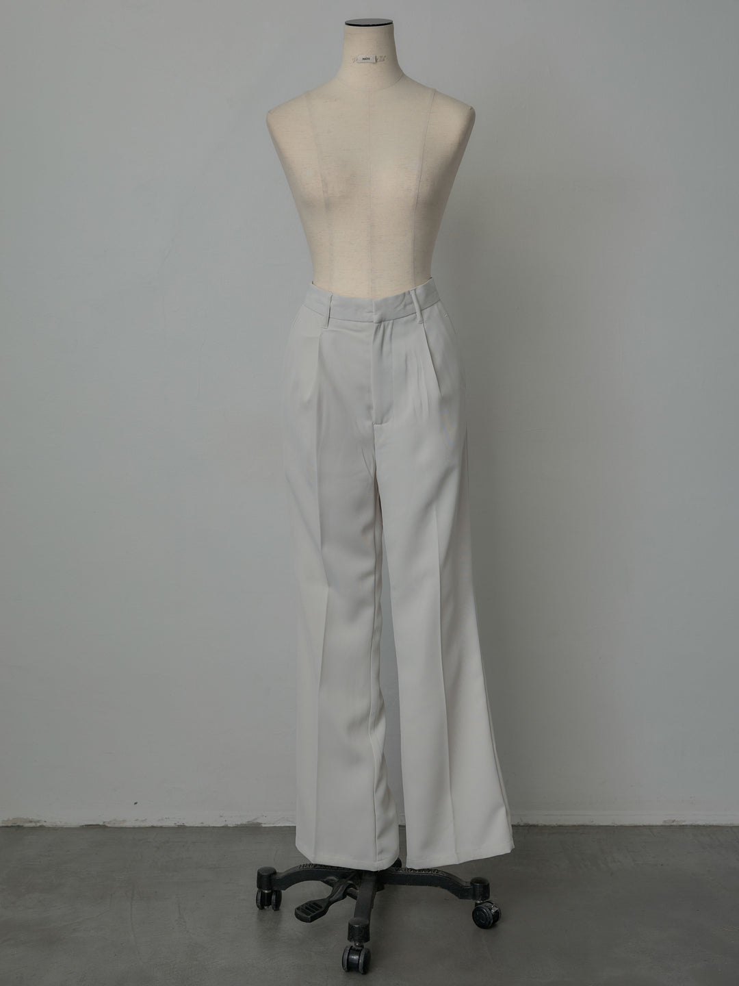 エステルツイルセミフレアパンツ