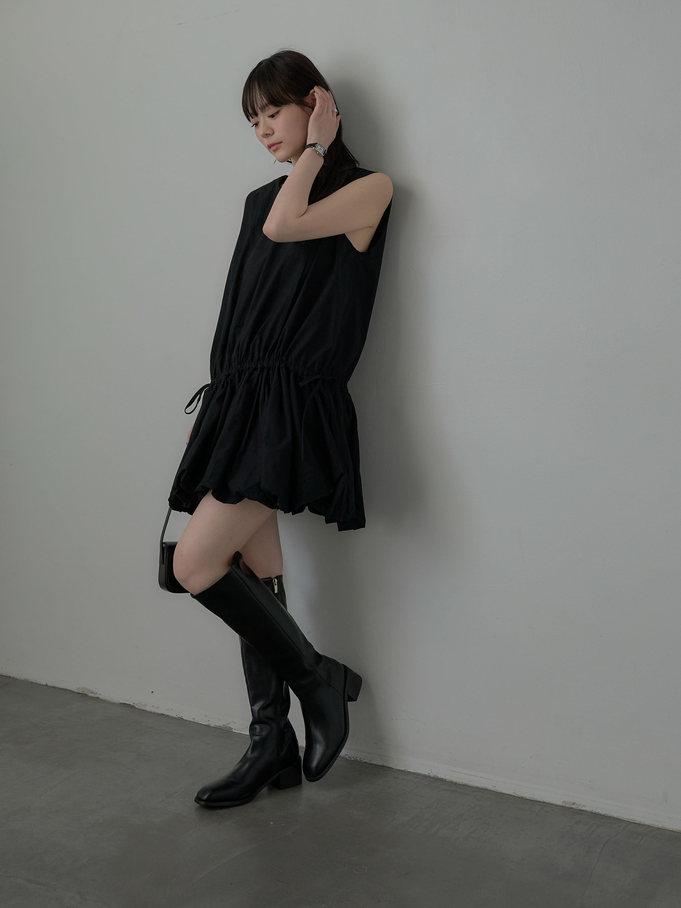 サイドリボンノースリーブバルーンミニワンピース – nairo