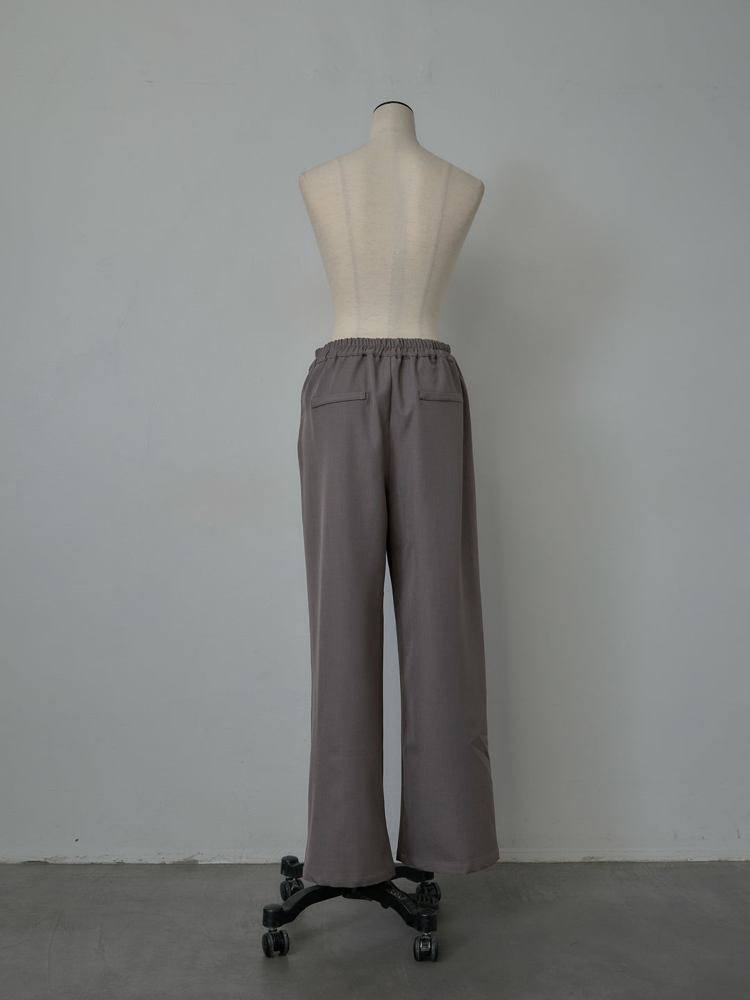 スーツ地イージータックパンツ