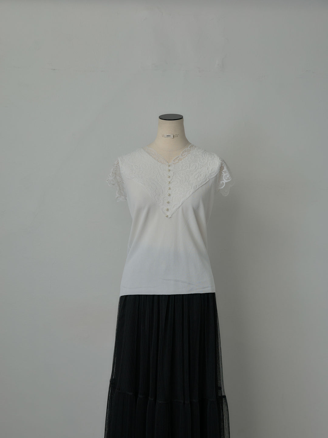 パールボタンレース切替ニットTシャツ
