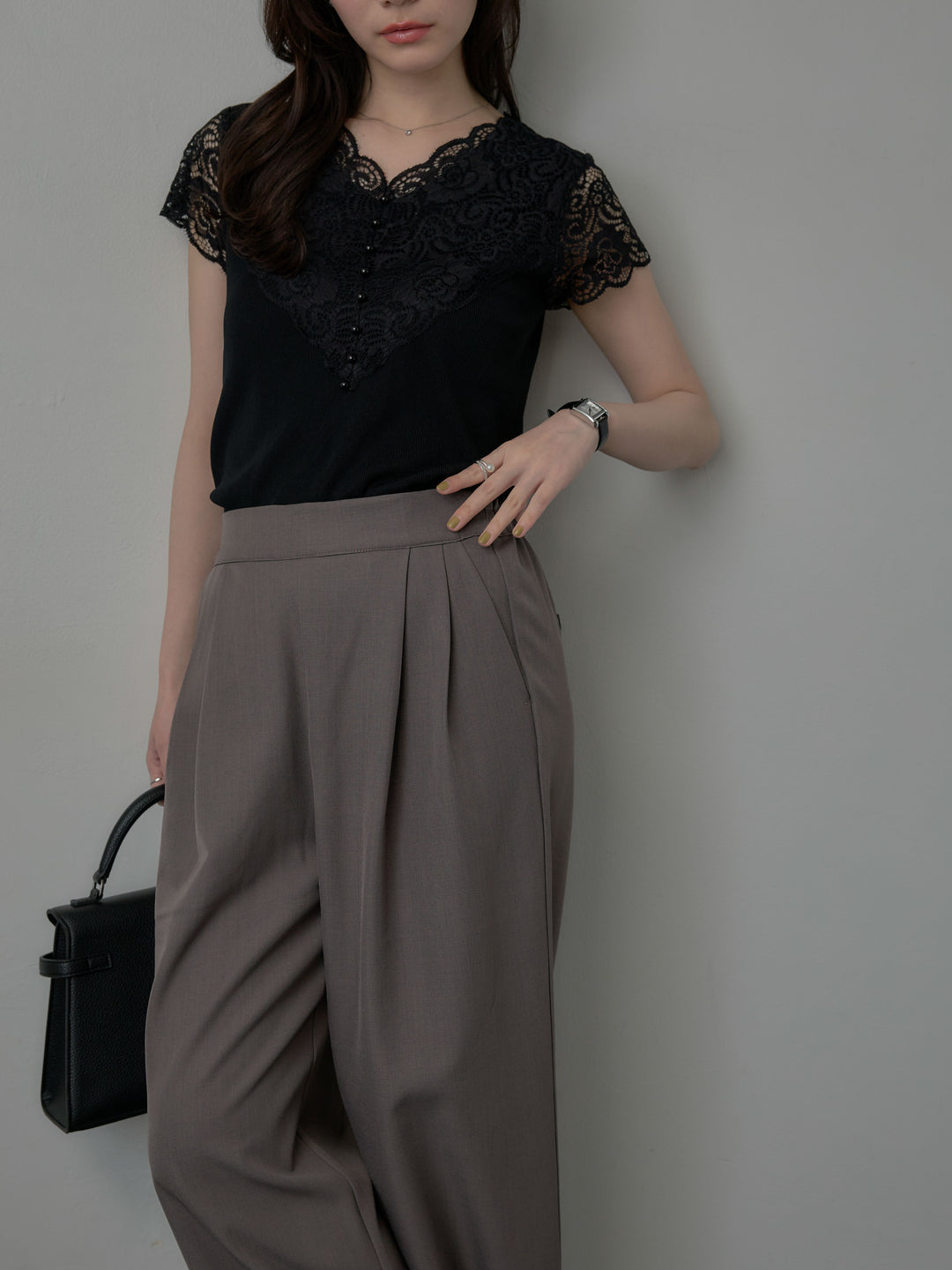 【SET】パールボタンレース切替ニットTシャツ+スーツ地イージータックパンツ(2set)