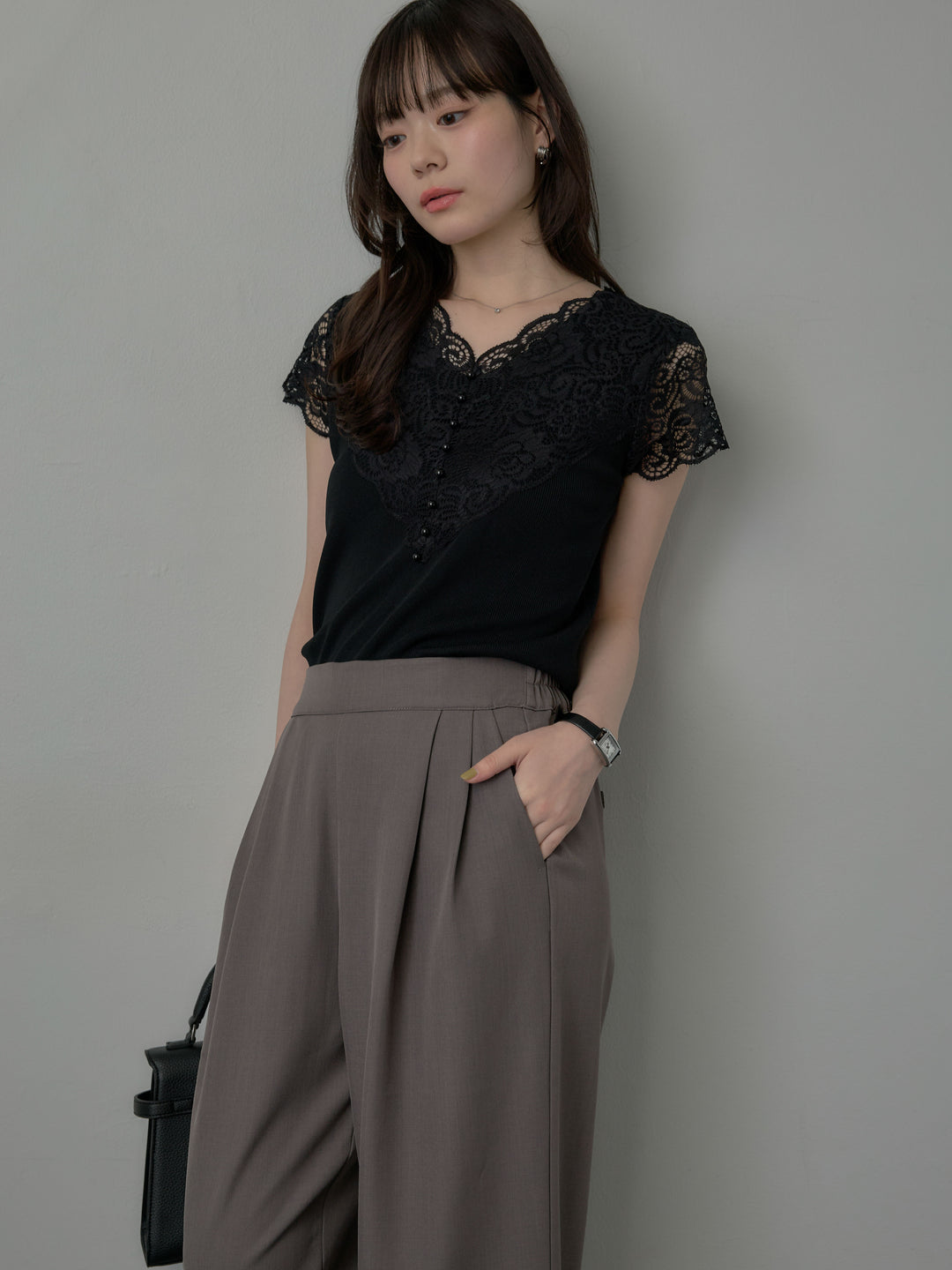 【SET】パールボタンレース切替ニットTシャツ+スーツ地イージータックパンツ(2set)