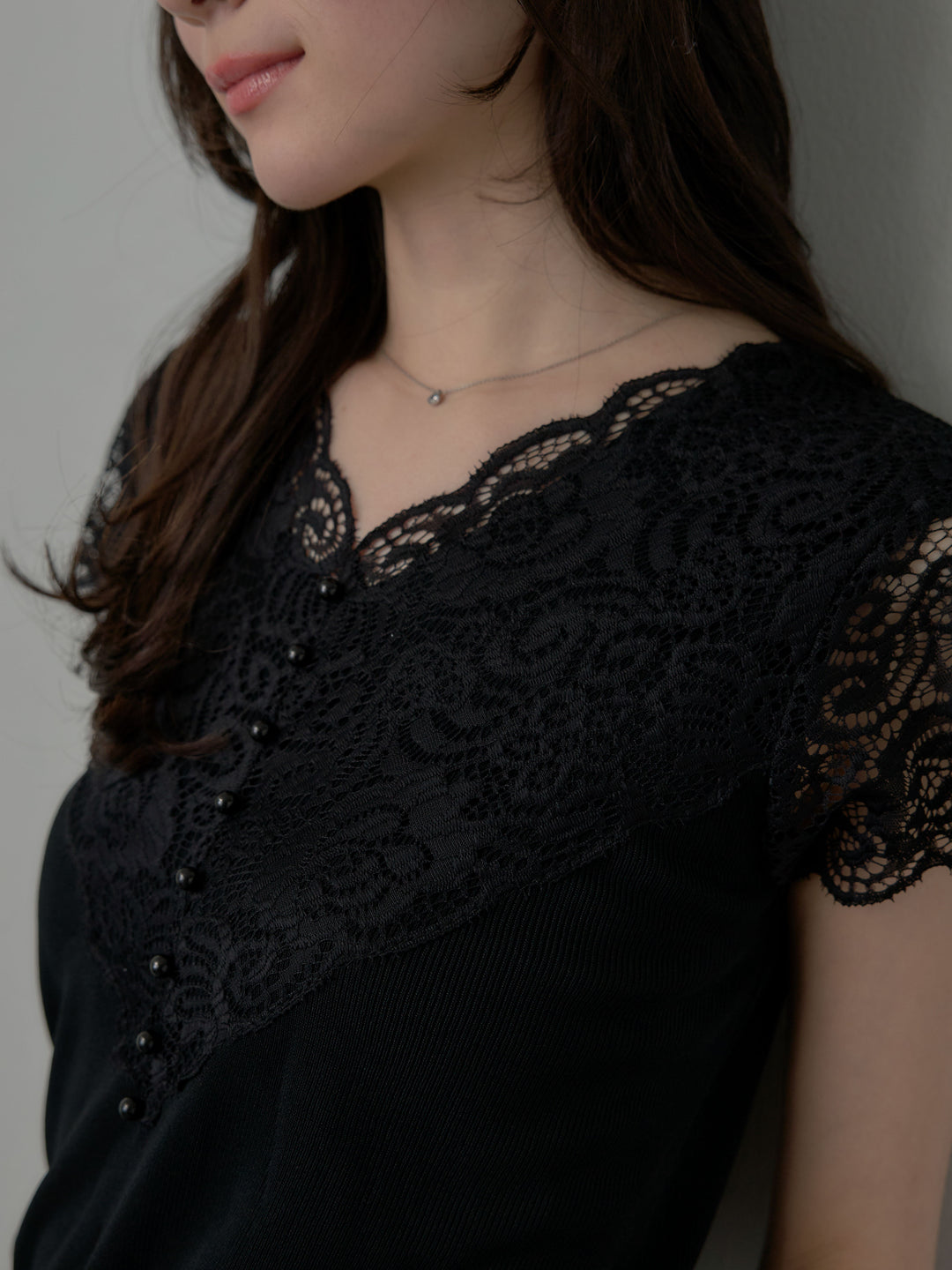 【SET】パールボタンレース切替ニットTシャツ+スーツ地イージータックパンツ(2set)