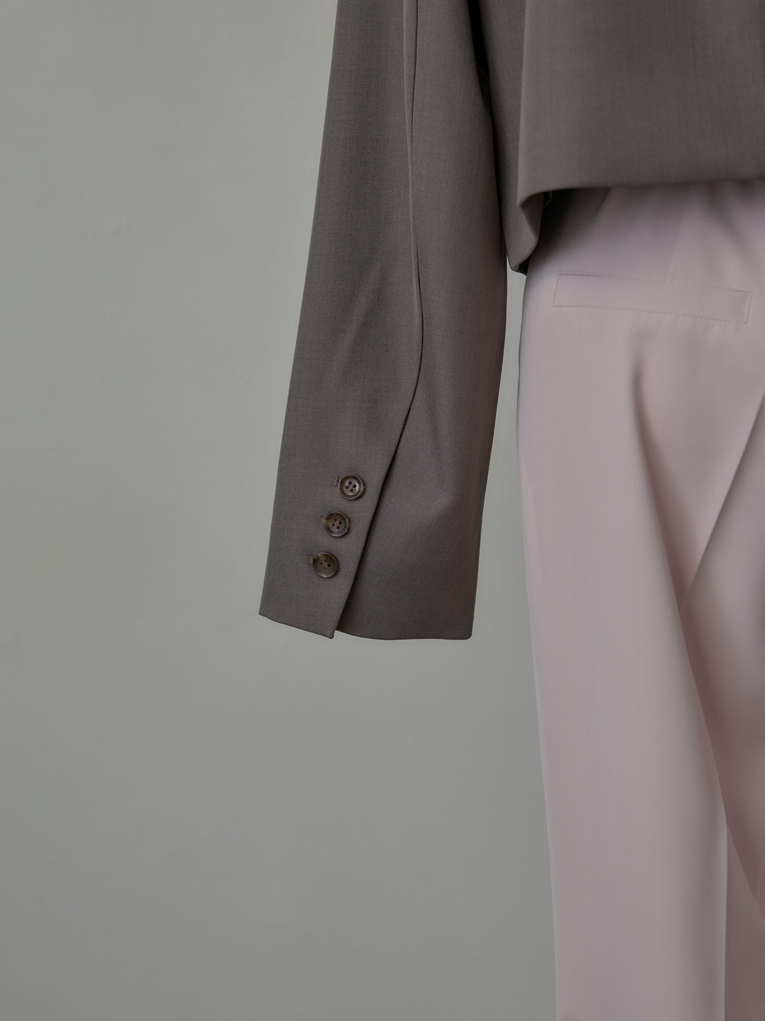 スーツ地ショートテーラードジャケット