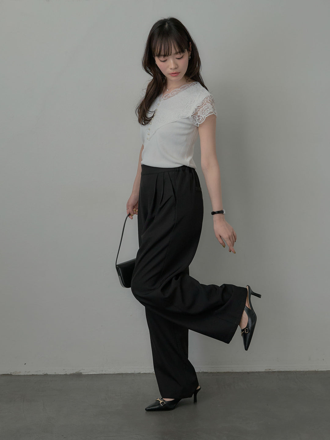 【SET】パールボタンレース切替ニットTシャツ+スーツ地イージータックパンツ(2set)