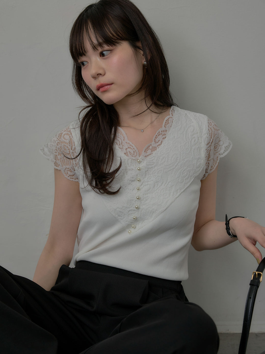 【SET】パールボタンレース切替ニットTシャツ+スーツ地イージータックパンツ(2set)