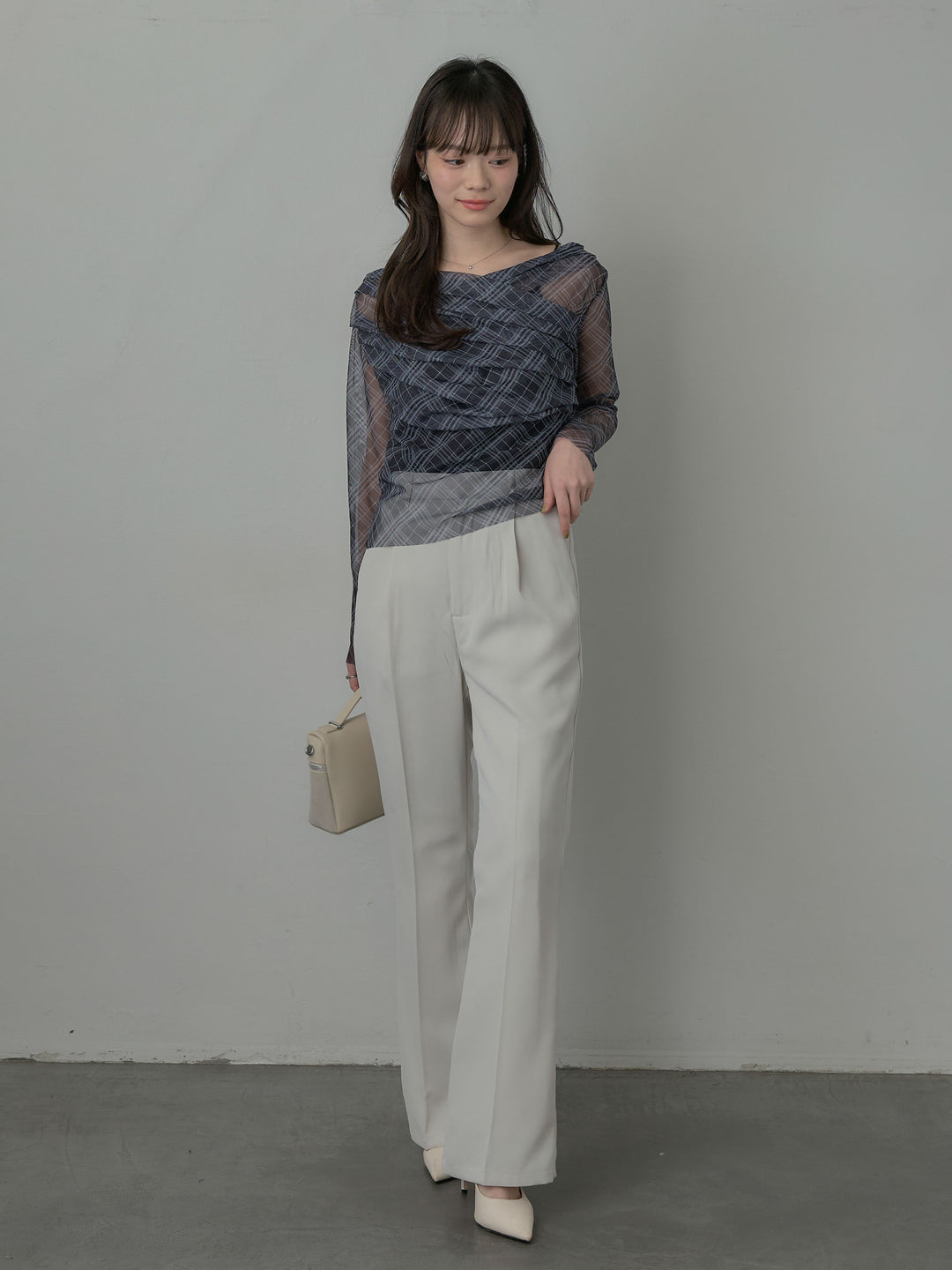 シアーチェックドレープトップス