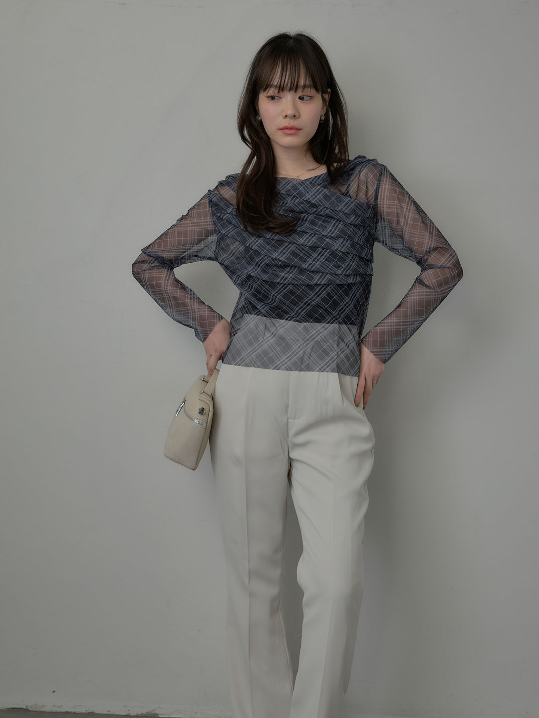 シアーチェックドレープトップス