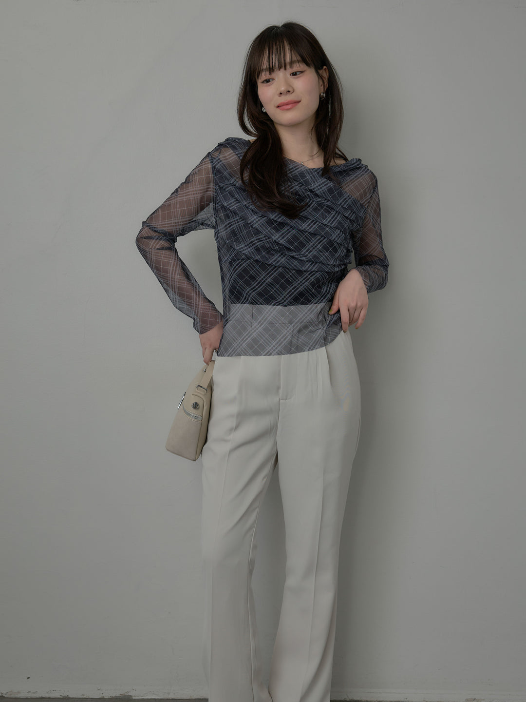 シアーチェックドレープトップス