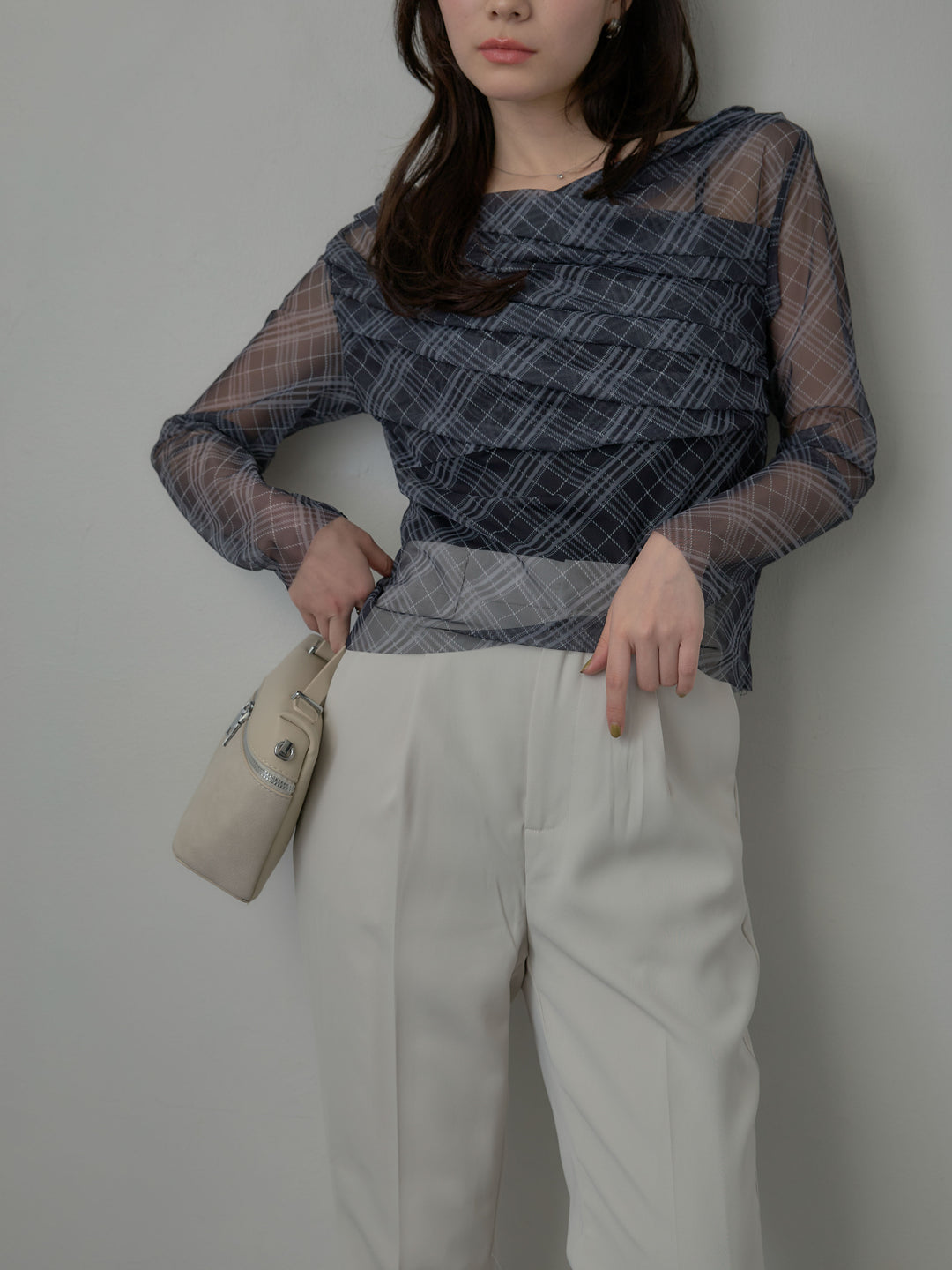 シアーチェックドレープトップス