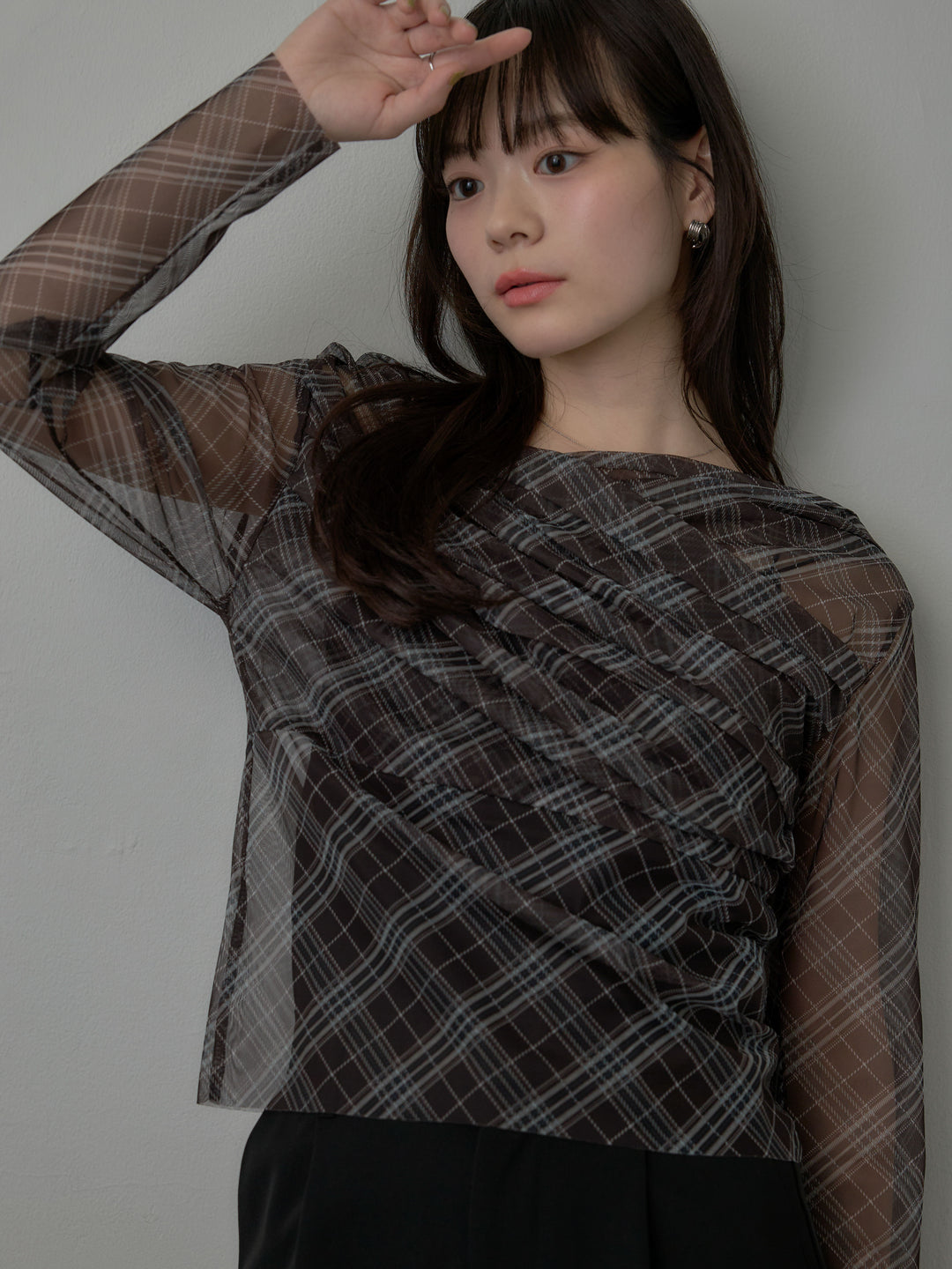 シアーチェックドレープトップス
