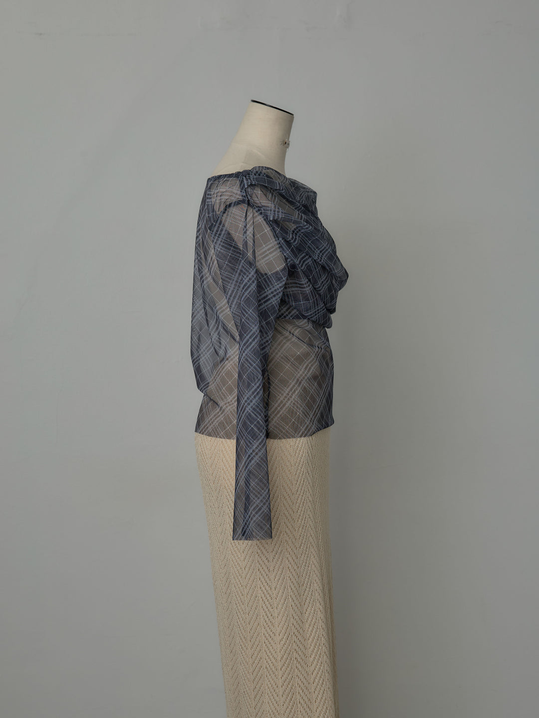 シアーチェックドレープトップス